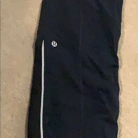 Lululemon running pants size 6 - Picture 5 of 6
